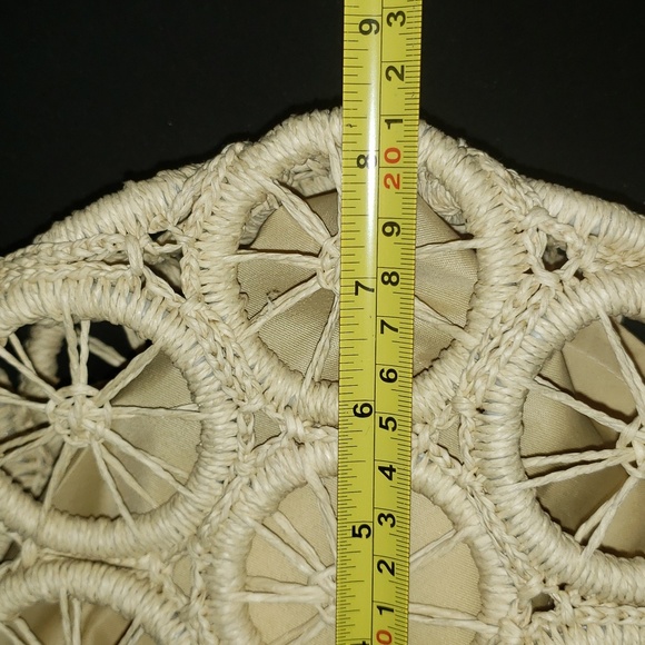 NWOT- Woven Natural Color Handbag/ Purse. 11.5 x 8. Liner included. - Picture 6 of 6